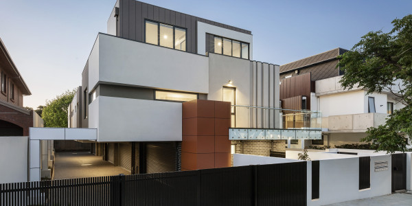 Pintar Fachadas de Casas Unifamiliares / Chalets en Terrassa · Pintado de Paredes Exteriores