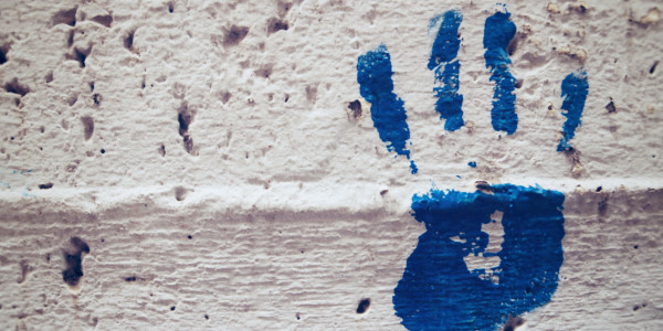 Pintar Fachadas de Empresas / Negocios / Locales Comerciales en Terrassa · Limpieza, Borrado y Eliminado de Grafiti / Pintura Antigrafiti
