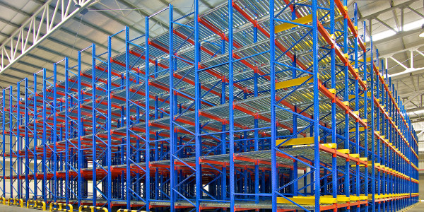 Pintar Fachadas de Naves Industriales, Fábricas y Almacenes en Terrassa · Pintura para Pintado de Naves, Fábricas y Grandes Estructuras