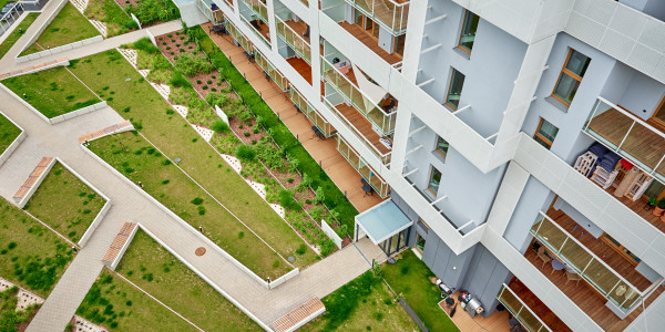 Pintar Fachadas y Patios de Luces de Comunidades Vecinos / Propietarios en Terrassa · Pintura para Pintado de Zonas Comunes; Patios, Jardines, Gimnasios