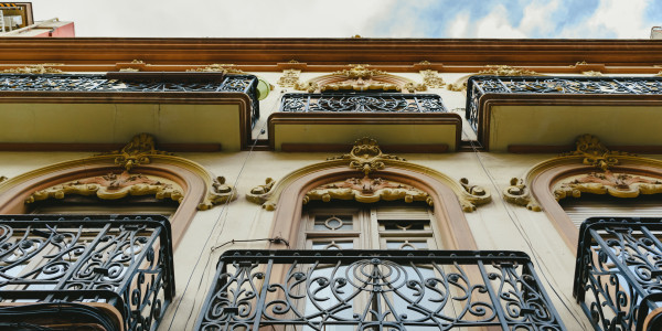 Rehabilitación y Restauración de Fachadas en Terrassa · Restauración de Fachadas Emblemáticas
