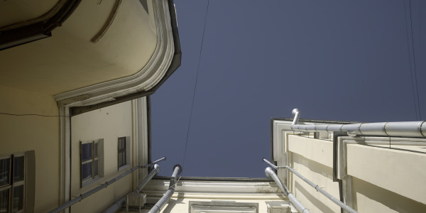 Trabajos Verticales en Fachadas de Edificios / Viviendas en Terrassa · Pintado de Edificios Altos, Patios Interiores de Luces y Estructura Complejas
