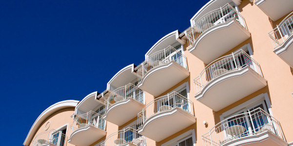 Trabajos Verticales en Fachadas de Edificios / Viviendas en Terrassa · Rehabilitación de Fachadas